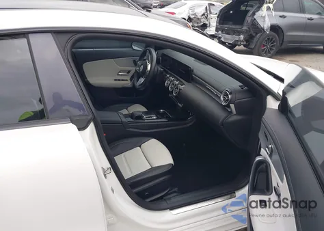 2020 Mercedes-Benz Cla 250 z USA, uszkodzony, nr VIN WDD5J4GBXLN035904